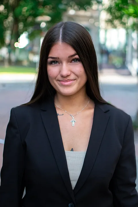 Emilia-Frisör